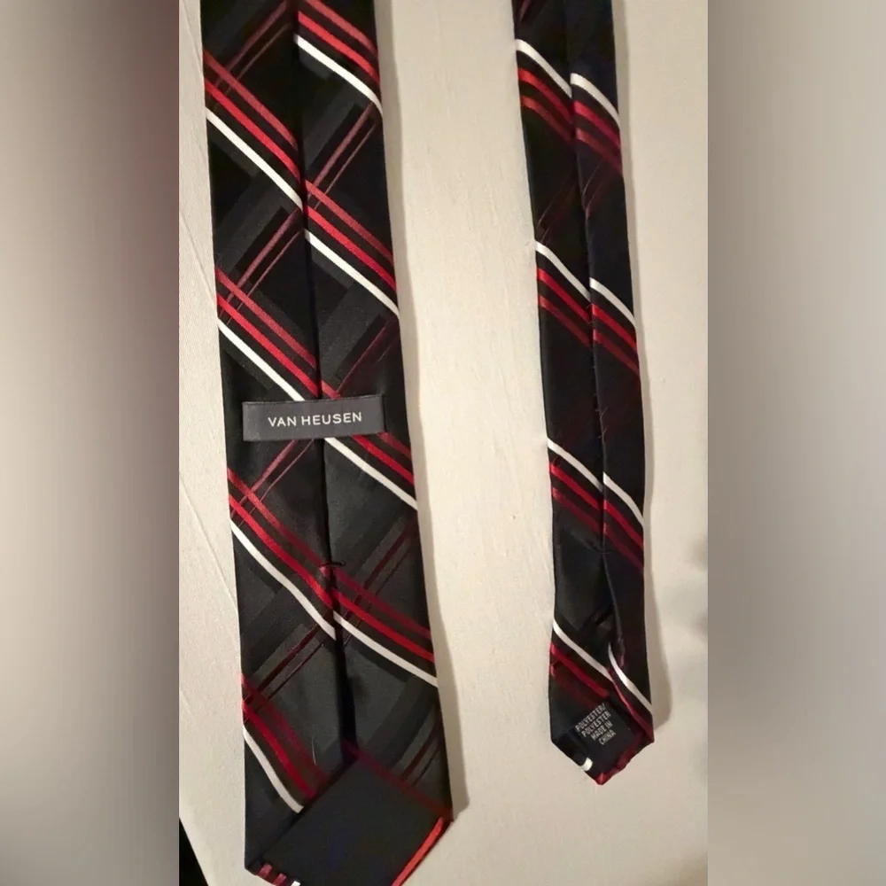 Van Heusen Black and Red Diagonal Striped Tie